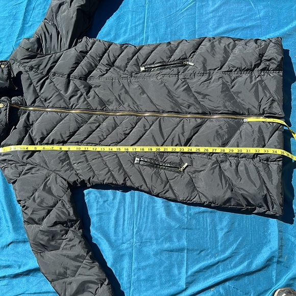 Cole Haan Signature long puffer coat with detachable hood Black w gold accent M - Picture 6 of 9